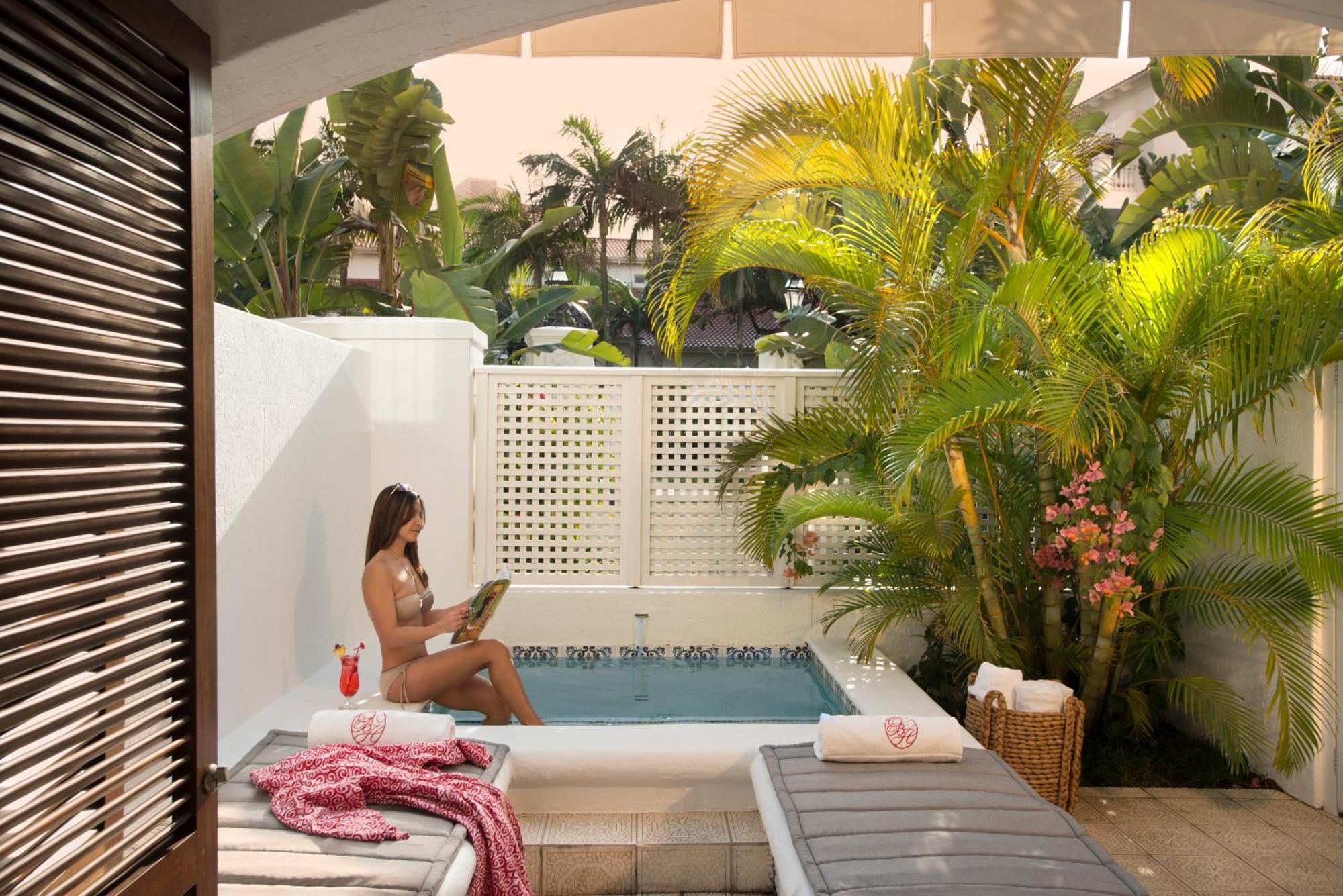 The Oyster Box Hotel Umhlanga Exterior photo A private pool at a hotel
